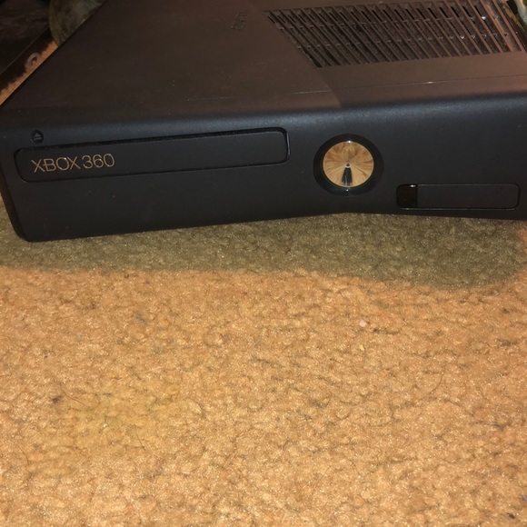 XBox 360 - Picture 1 of 4